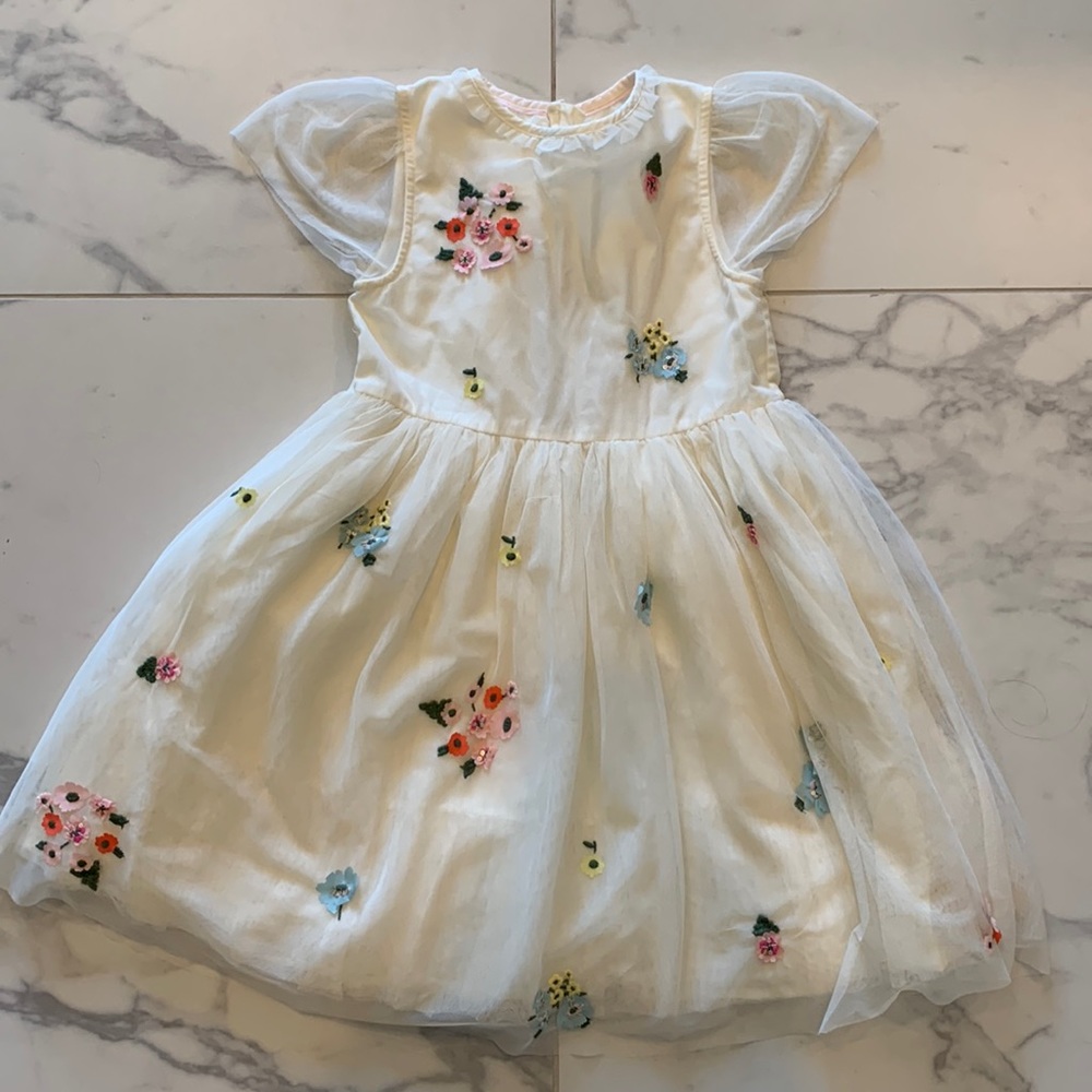 Adorable girls bridesmaids dress worn only once - no stains or marks! Whimsical!